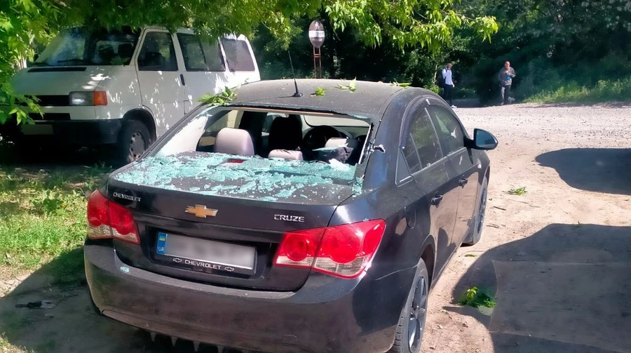Россияне атаковали автомобиль, микроавтобус и дома в Сумской области: 1 погибший и 18 раненых