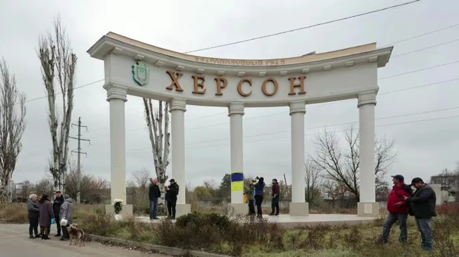 Over 10 people injured after Russian night attack on Kherson