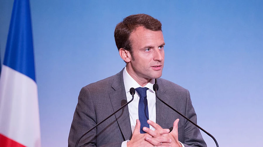Макрон закликає США та Британію припинити блокування вакцин