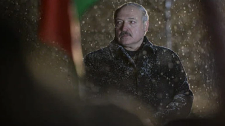 Лукашенко йде у наступ: що сталося із протестами у Білорусі