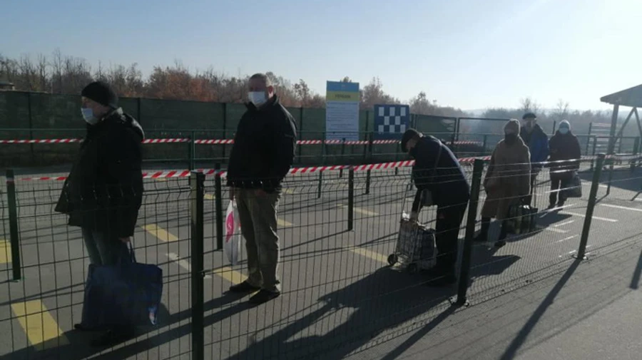 Бойовики блокують всі КПВВ на Донбасі, окрім Станиці Луганської і Новотроїцького