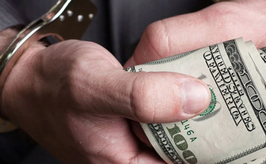 НАБУ словило уже второго взяточника в суде, где слушается дело Труханова