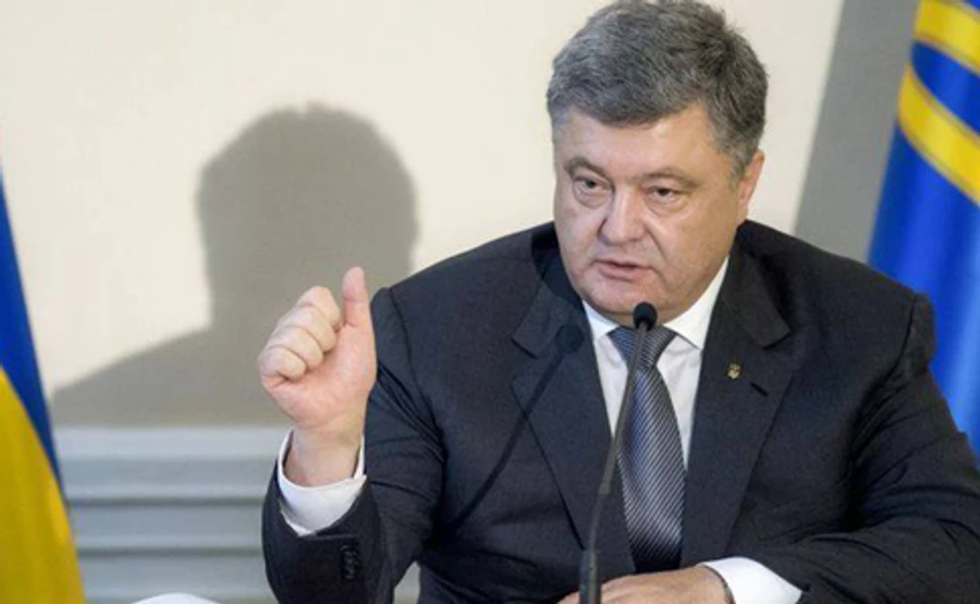 Порошенко решил изменить свой указ о военном положении