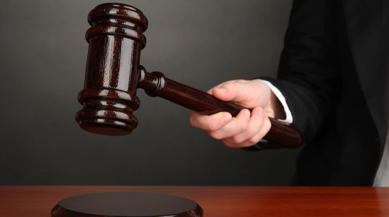 На Закарпатті засудили подружжя: мати і вітчим систематично ґвалтували 12-річну доньку