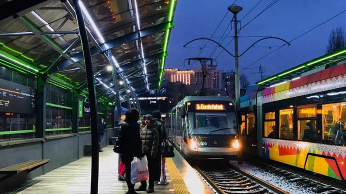 Kyiv authorities say when trolleybuses and trams, suspended for over month, will resume operations