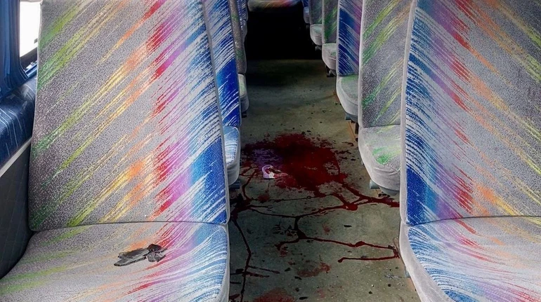 Окупанти вдруге за день вдарили по рейсовому автобусу на Нікопольщині: п’ятеро поранених