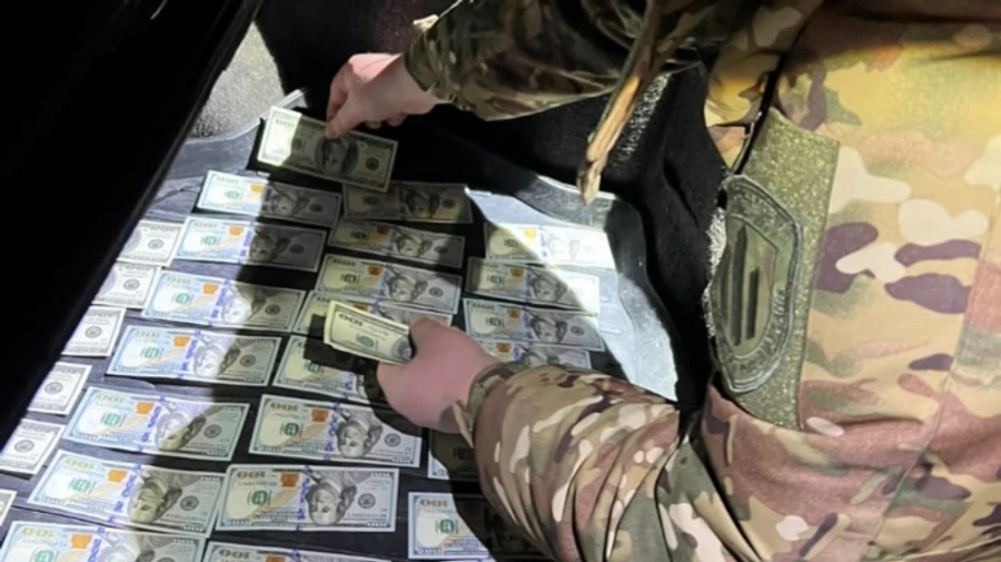 Работника ТЦК отдали под суд по обвинению в торговле белыми билетами