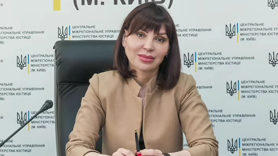 Минюст просит наказать судей ВС, открывших путь к восстановлению в должности чиновницы с паспортом РФ