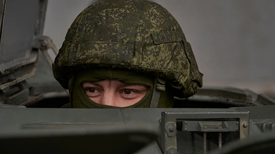 Russian invaders partake in car racing in Enerhodar, harming environment