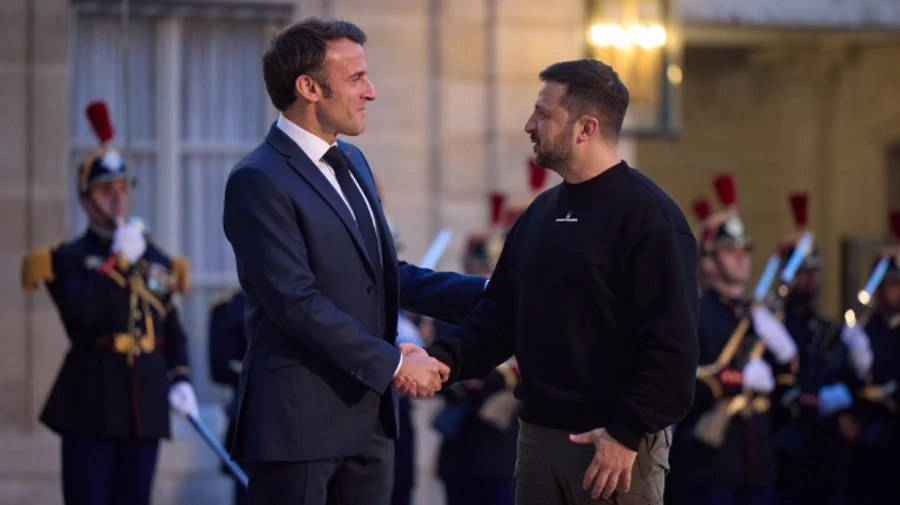 Macron calls for provision of solid and reliable security guarantees for Ukraine