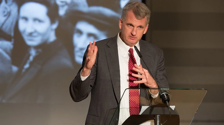 Timothy Snyder: Russia calls itself a democracy, but it's obviously not