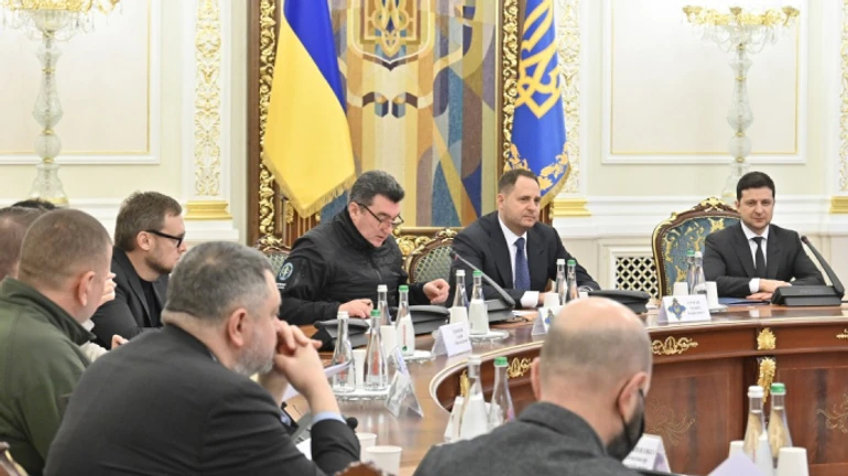 Зеленский ввел санкции против Путина, Пескова и российских чиновников