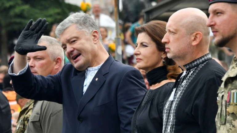 У членов Евросолидарности провели обыски по делу против Порошенко