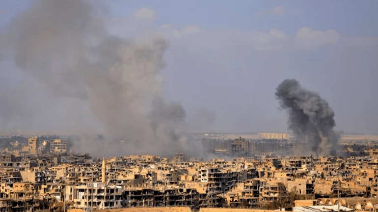 Reuters: Неизвестный самолет поразил базу поддерживаемых Ираном ополченцев в Сирии