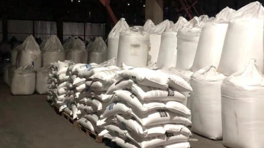 Поставляли минудобрения из России: компанию уличили в неуплате миллиардных налогов