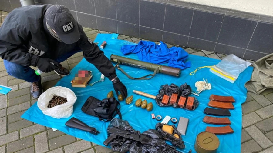 В центре Киева СБУ обнаружила схрон оружия