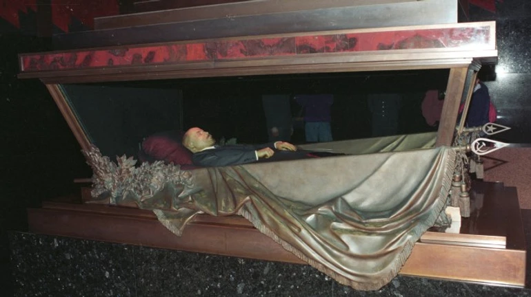 Якщо Леніна поховають: у РФ оголосили конкурс на нову концепцію мавзолею