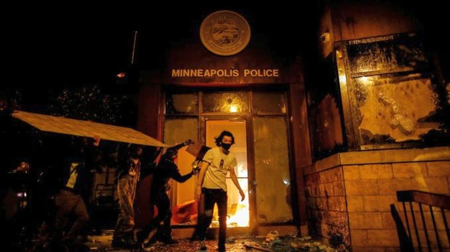 В Миннеаполисе задержали подозреваемого в убийстве и ввели комендантский час