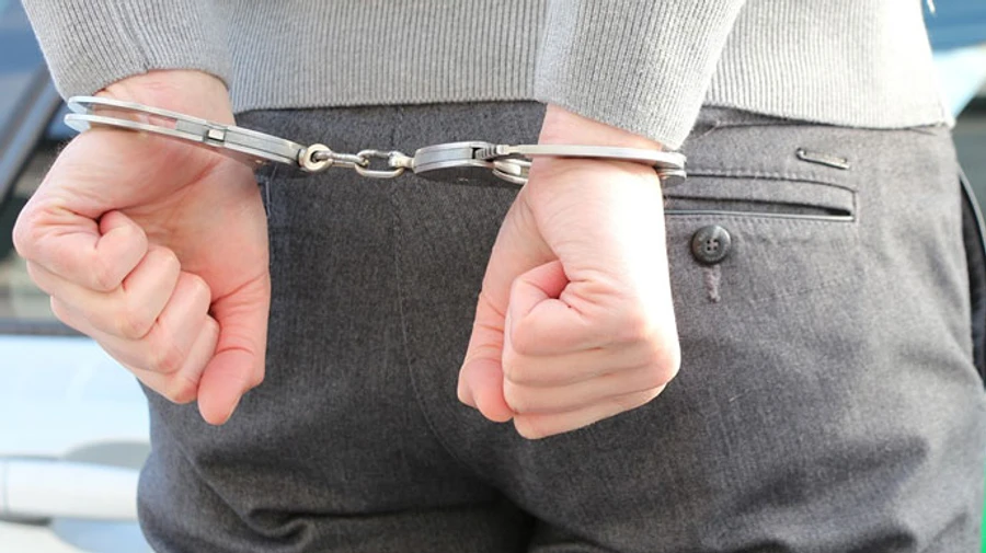 У Нідерландах арештували посадовця Міноборони: в обхід санкцій продавав авіадеталі до Росії