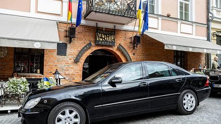 На саміті НАТО Литва виділила Зеленському 15-річне, але безпечне авто