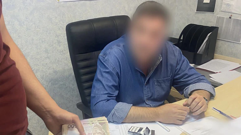 Хабар за каруселі: у Києві затримали директора Гідропарку