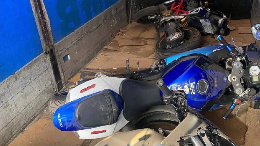 У Києві банда обікрала автостоянку: 34 мотоцикли та 5 автомобілів