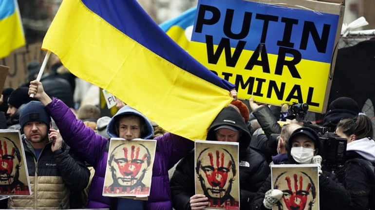 БОРОТЬБА ЗА САНКЦІЇ. Дії США, Європи та світу у день нападу на Київ. LIVE