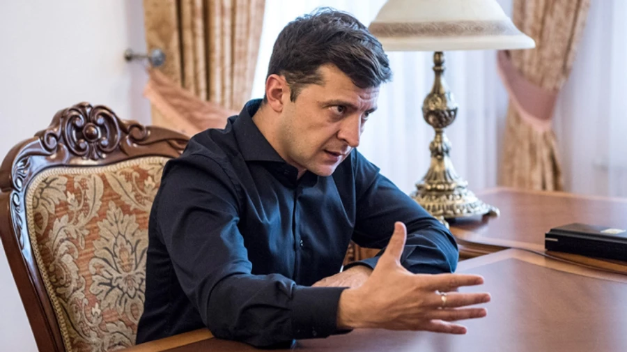 Зеленський доручив СБУ перевірити можливу контрабанду ковід-вакцини в Україну