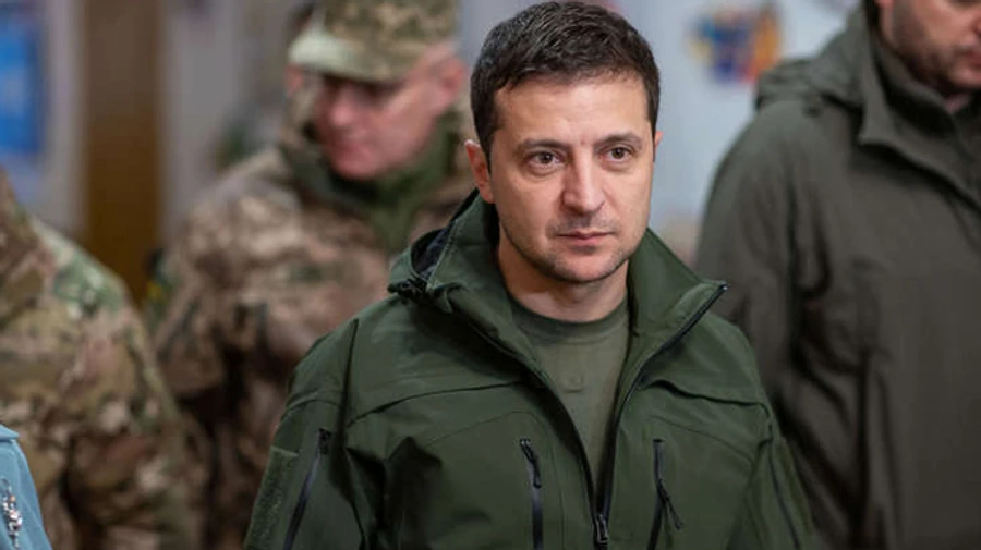 Зеленському доповіли про поодинокі емоційні обстріли на Донбасі