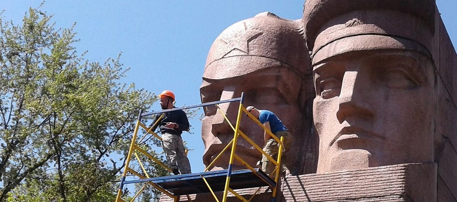 Марш ентузіастів