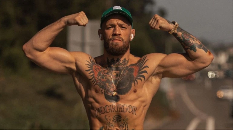 Звезда UFC Макгрегор призвал легенду бокса Мейвезера подраться в Белом доме