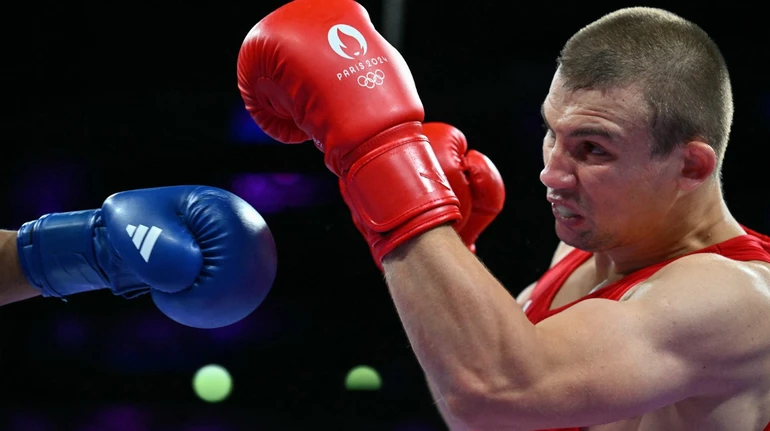 Хижняк нокаутував колумбійця Барона в дебютному бою у професійному боксі