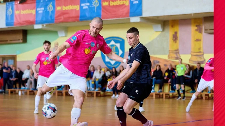 ХІТ розгромив Фурнітуру, Сокіл по пенальті переміг Ураган у першому раунді плейоф Екстра-ліги