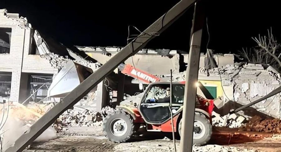 Росіяни вдарили вночі по складу в Миколаєві і спричинили пожежу на складі в області