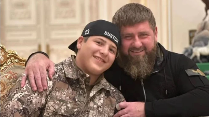 Кадыров присвоил 15-летнему сыну звание герой Чечни