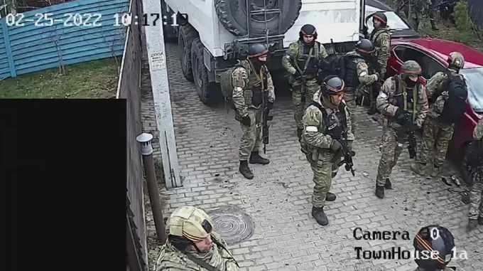 Civilian cars in Hostomel have been shot at for six hours: security forces post footage of Russian war crime