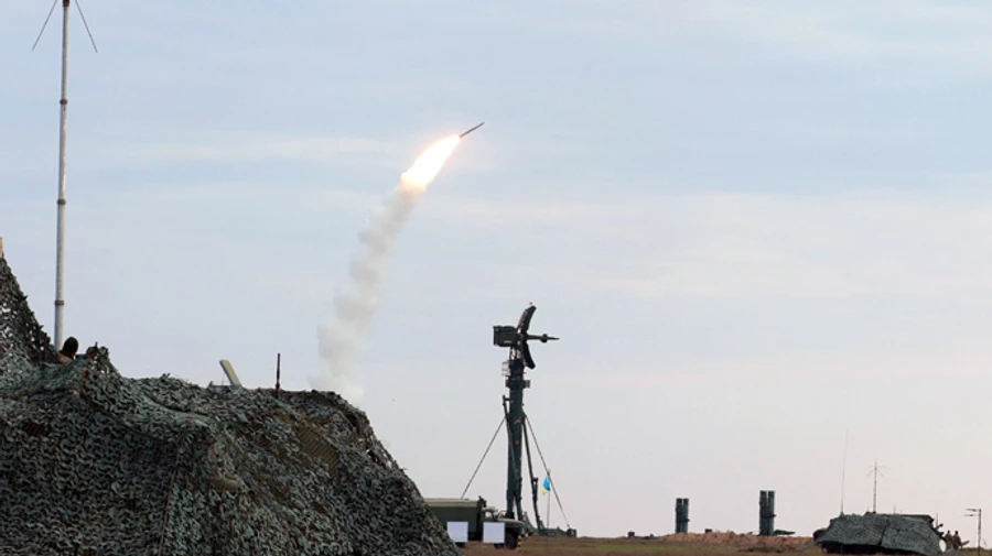 Explosions heard in Zaporizhzhia, authorities claim air defence system activated