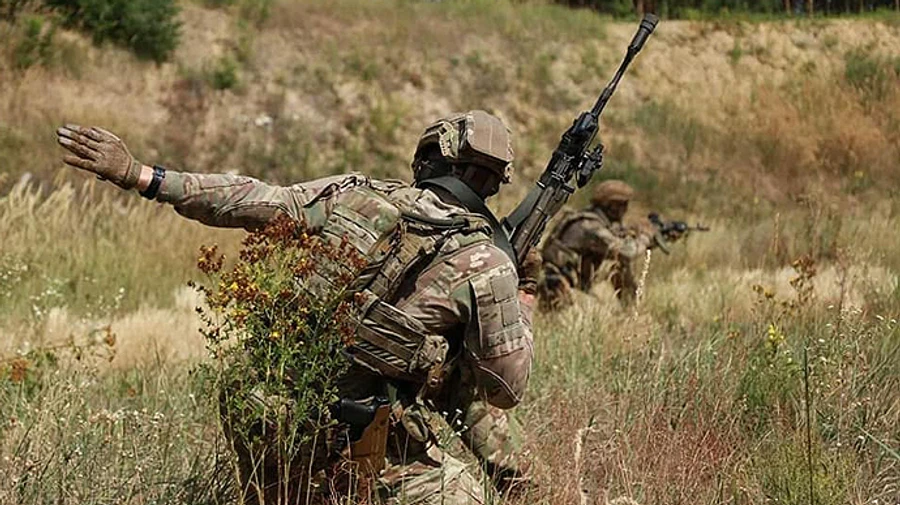 Захисники вже знищили 33 350 окупантів, 14 кораблів і 216 літаків 