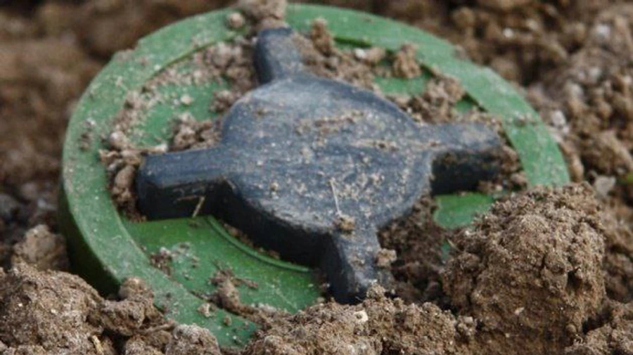 Civilian car blown up by Russian mine in Chernihiv region: 3 adults dead, 3 children wounded