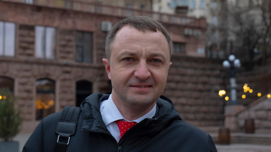 Слуги хочуть спростити звільнення мовного омбудсмена