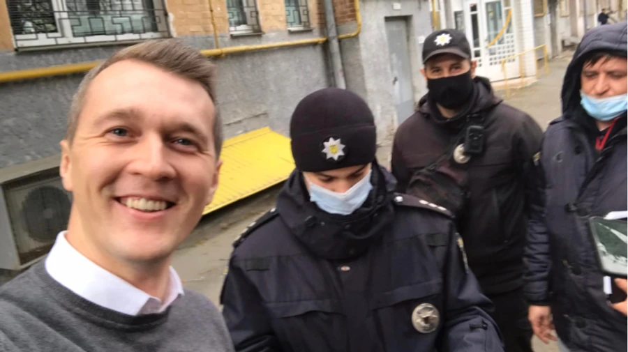 Поліція вручила протокол про хуліганство учаснику протестів на Банковій