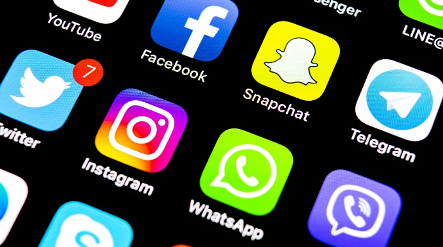 Болсонару підписав указ, що обмежує соцмережі у видаленні контенту