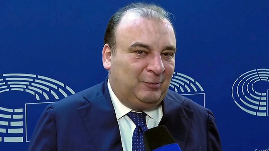 На евродепутата, замеченного в лоббизме для украинских олигархов, могут наложить санкции ЕП