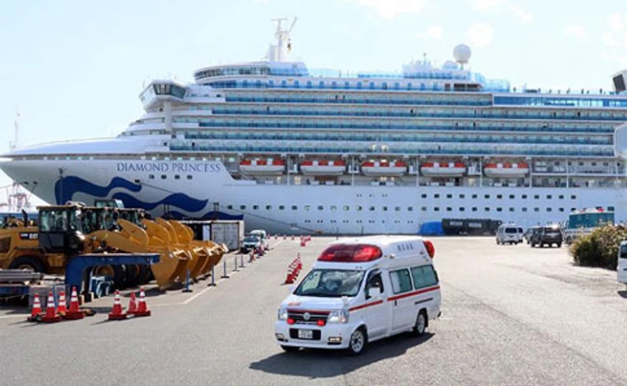 На лайнері Diamond Princess перші смерті від коронавірусу