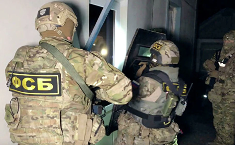 Окупанти в Криму схопили двох підлітків, кажуть: послідовники керченського стрільця