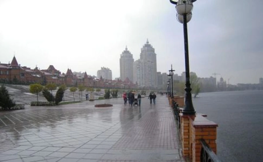 Дожди и сильный ветер почти по всей Украине – и дальше холодает