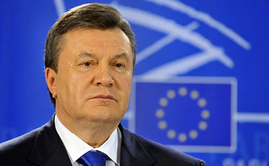 Янукович бідкається, що йому забагато заморозили в Європі