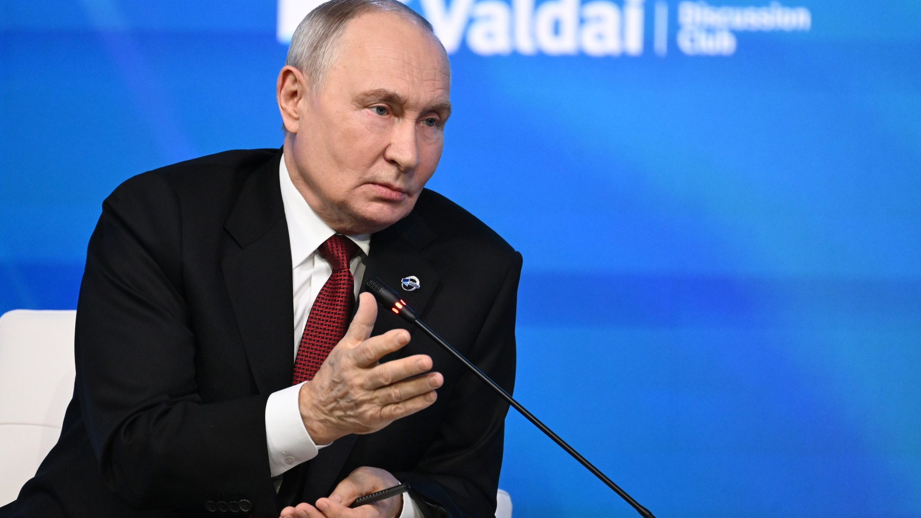Путін заявив, що був готовий відновити переговори "хоч 21 вересня", але на умовах Росії
