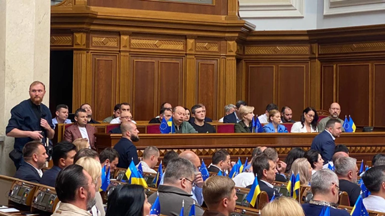 Військовополоненим, які йдуть на обмін, скасовуватимуть покарання – ВР внесла зміни в ККУ і КПК  