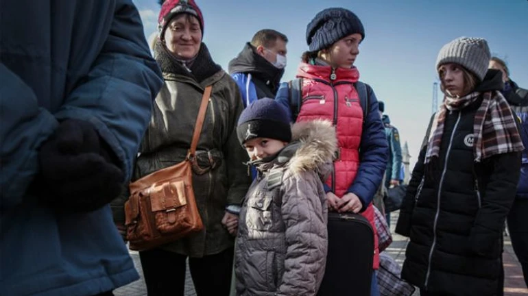 РосЗМІ повідомляють про прибуття 61 тисячі людей із ОРДЛО, вже 6 регіонів запровадили НС